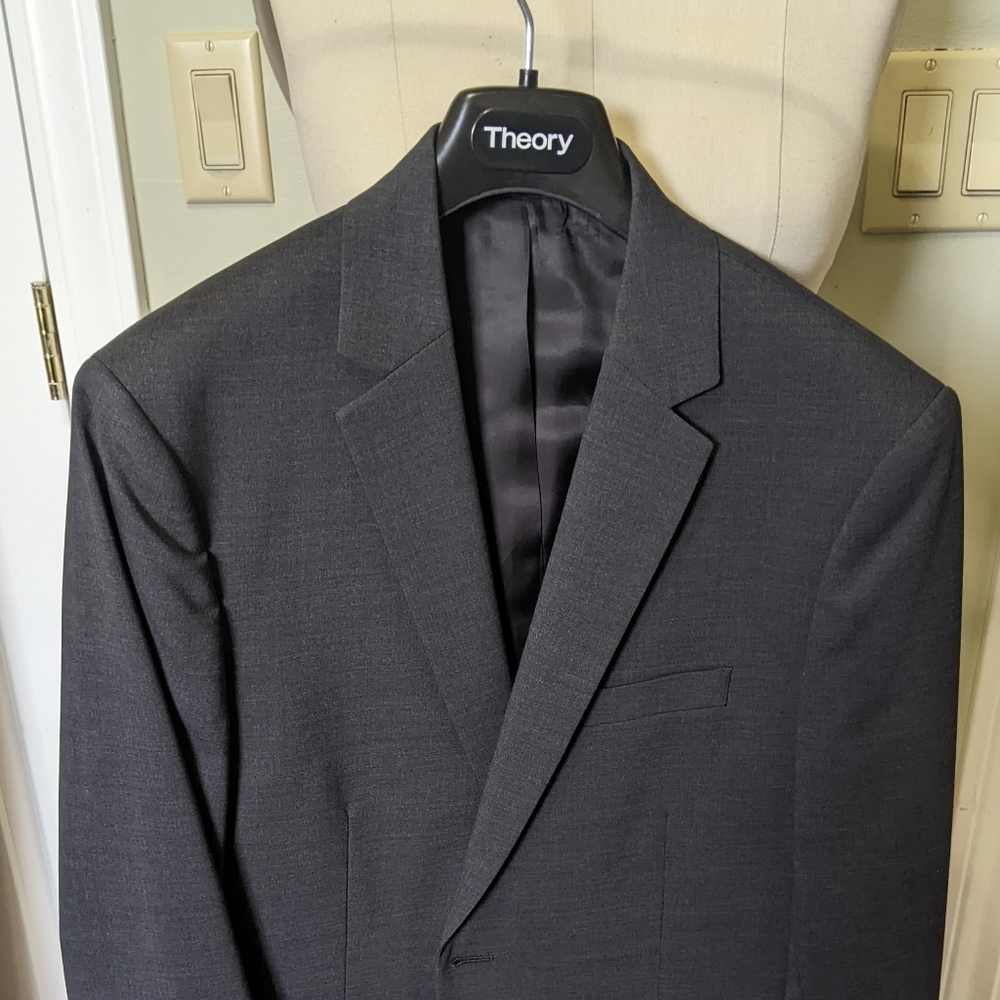 Theory Charcoal Grey Suit 38R & 32W